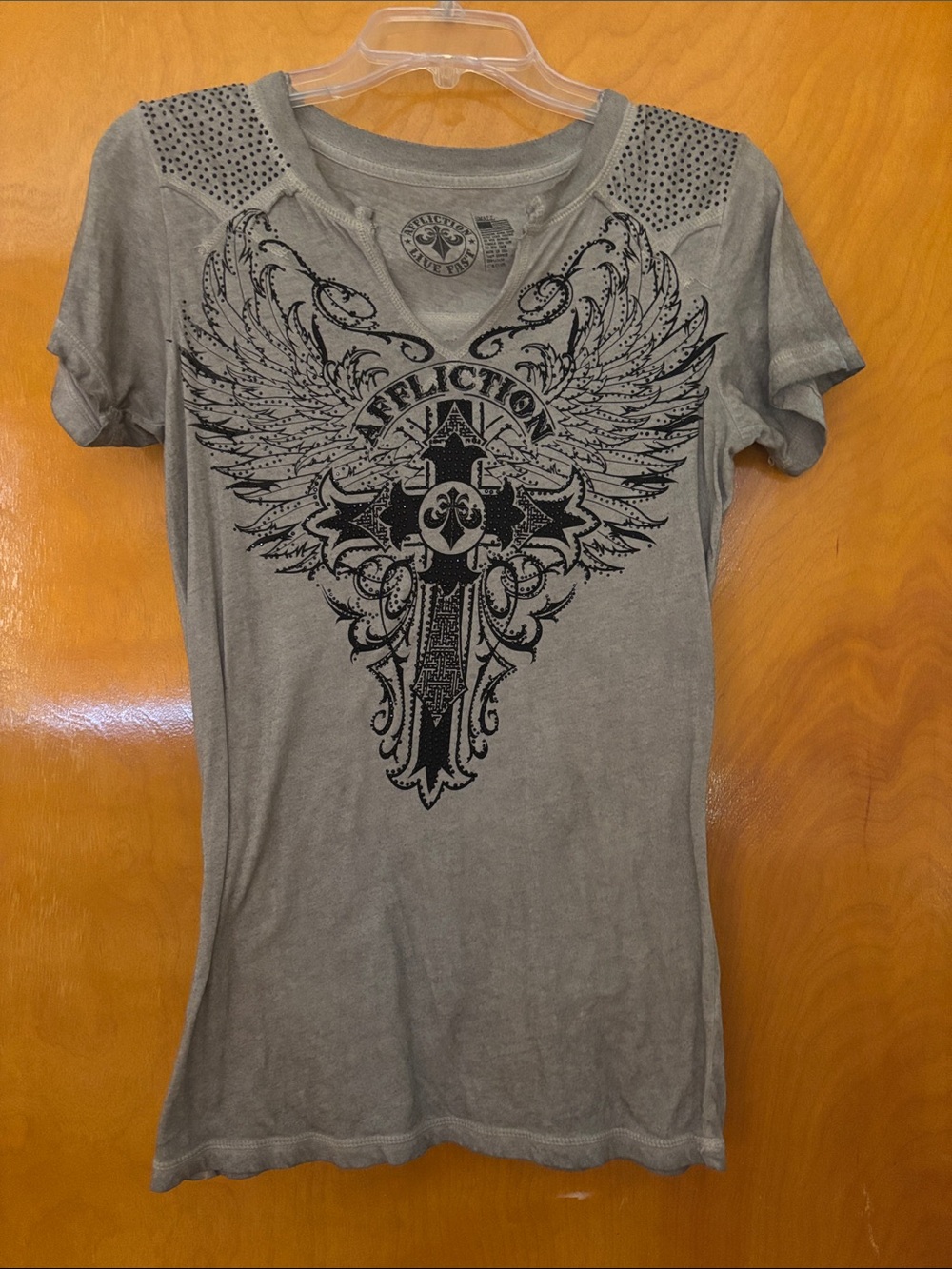 Affliction Olive Gray Graphic V-Neck Tee with Studded Shoulders